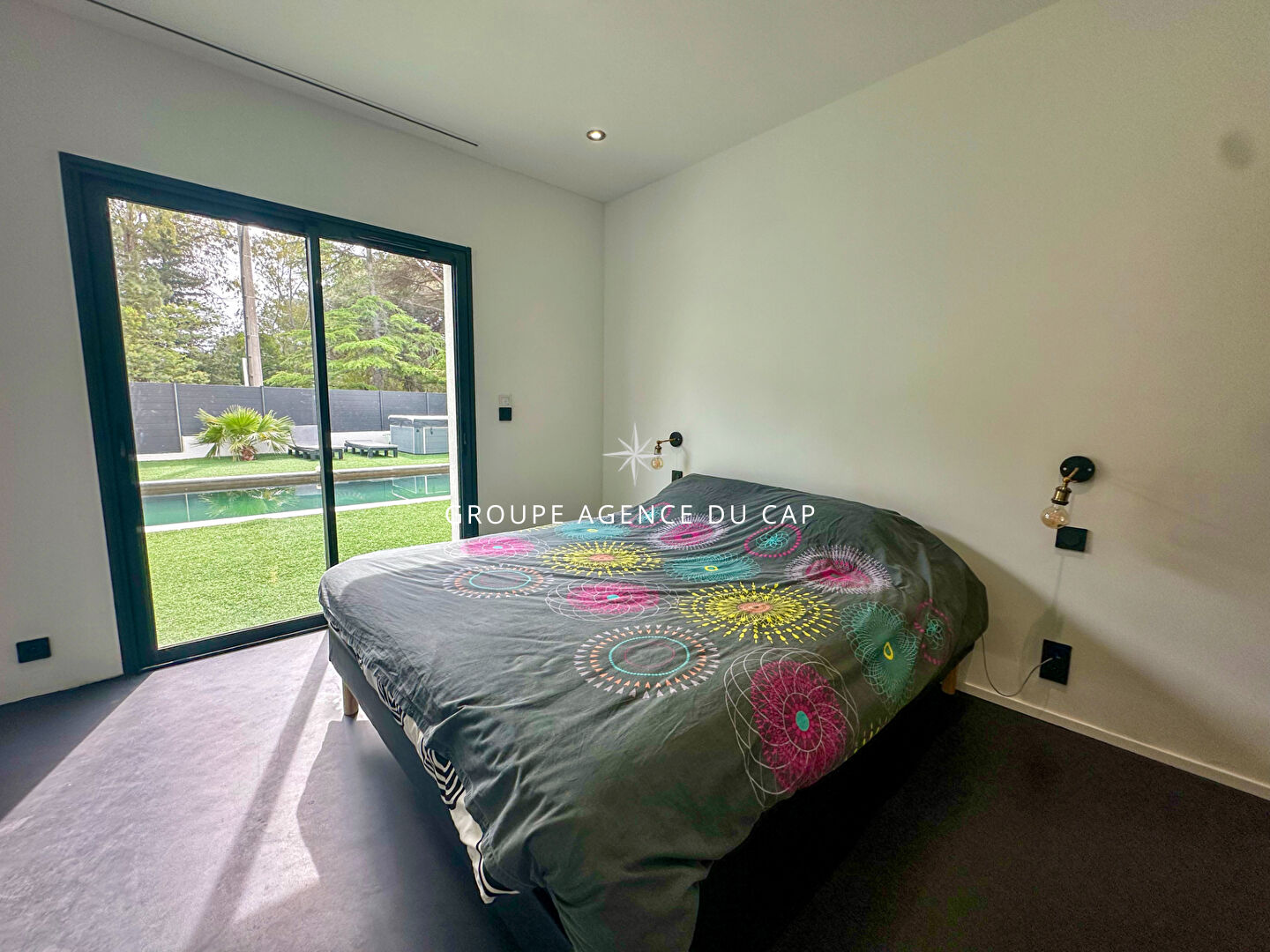 Photo VILLA CONTEMPORAINE À VENDRE 7 PIECES AVEC PISCINE ET GARAGE, À SAINT AYGULF image 5/6