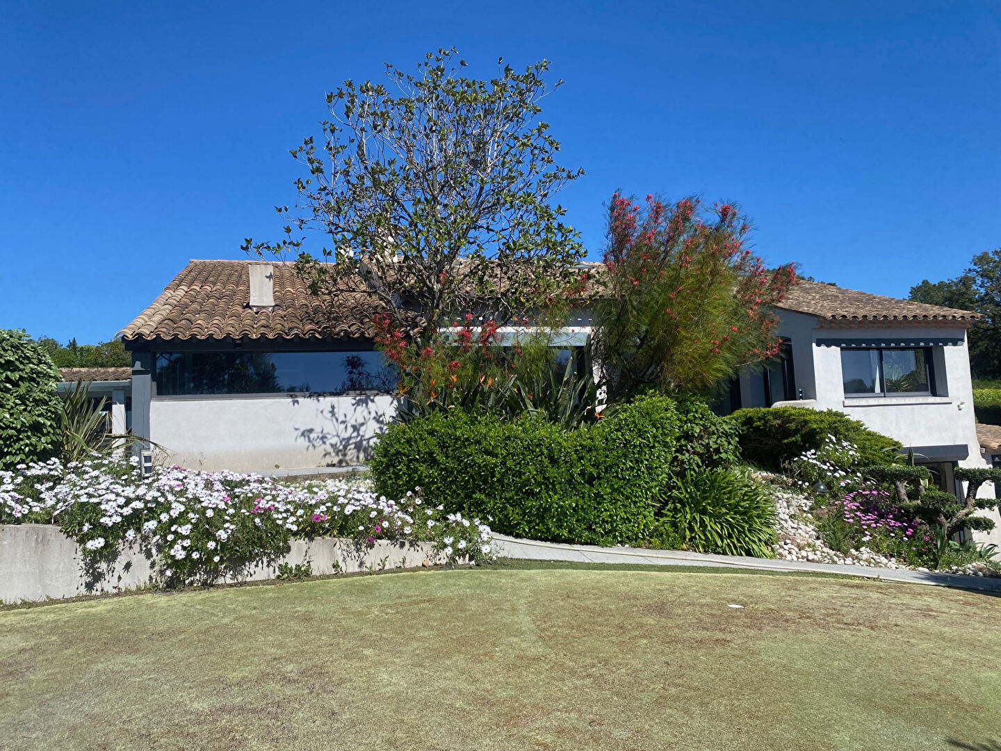 VILLA DE CARACTERE PISCINE POOL HOUSE AU CALME  SAINT RAPHAEL VALESCURE