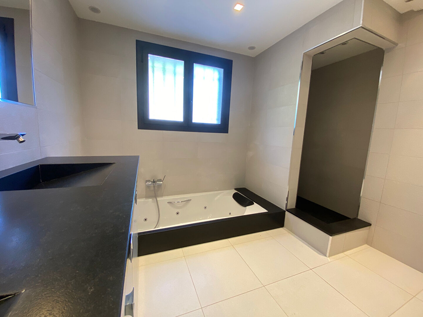 Photo VILLA DE CARACTERE PISCINE POOL HOUSE AU CALME  SAINT RAPHAEL VALESCURE image 5/6