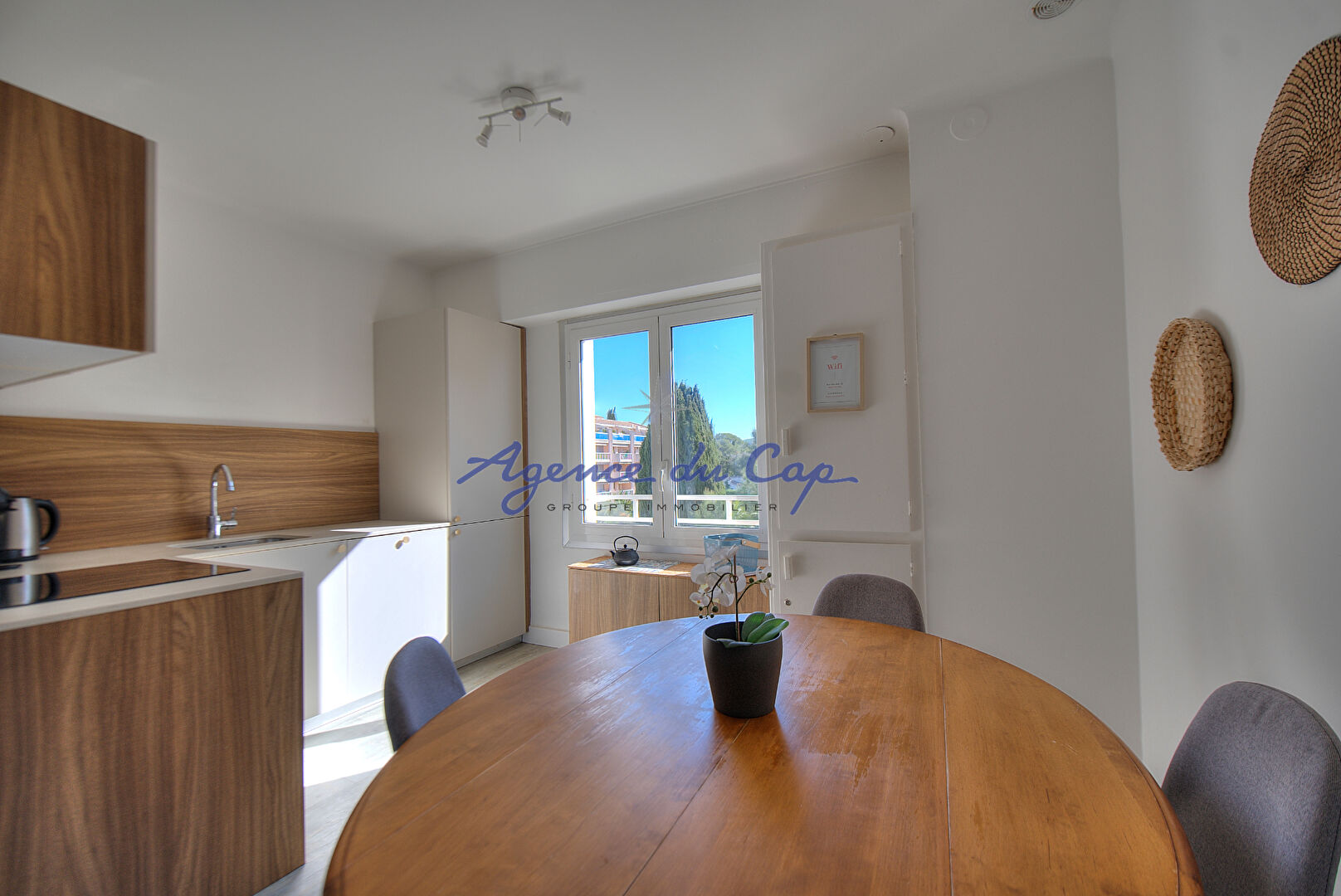 Photo APPARTEMENT 3 PIECES DERNIER ETAGE VUE MER PROCHE MER ET COMMERCES A PIED SAINT RAPHAEL BOULOURIS image 4/6