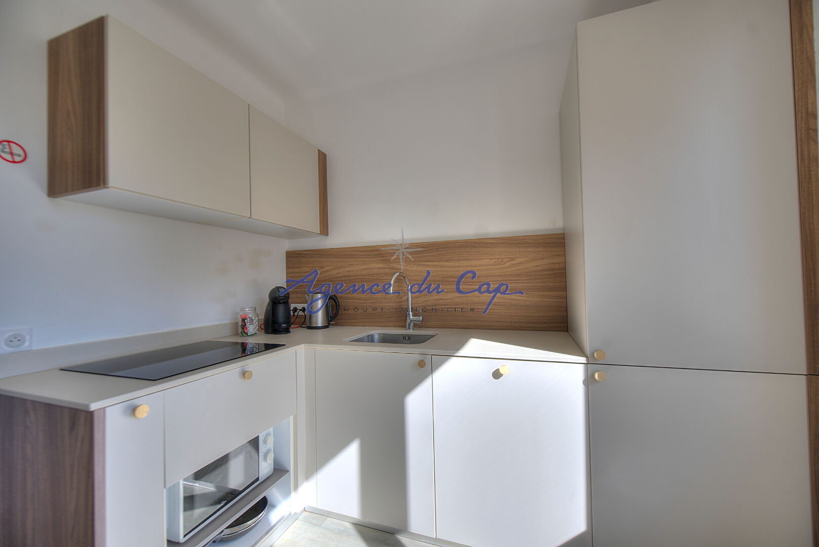 Photo APPARTEMENT 3 PIECES DERNIER ETAGE VUE MER PROCHE MER ET COMMERCES A PIED SAINT RAPHAEL BOULOURIS image 5/6