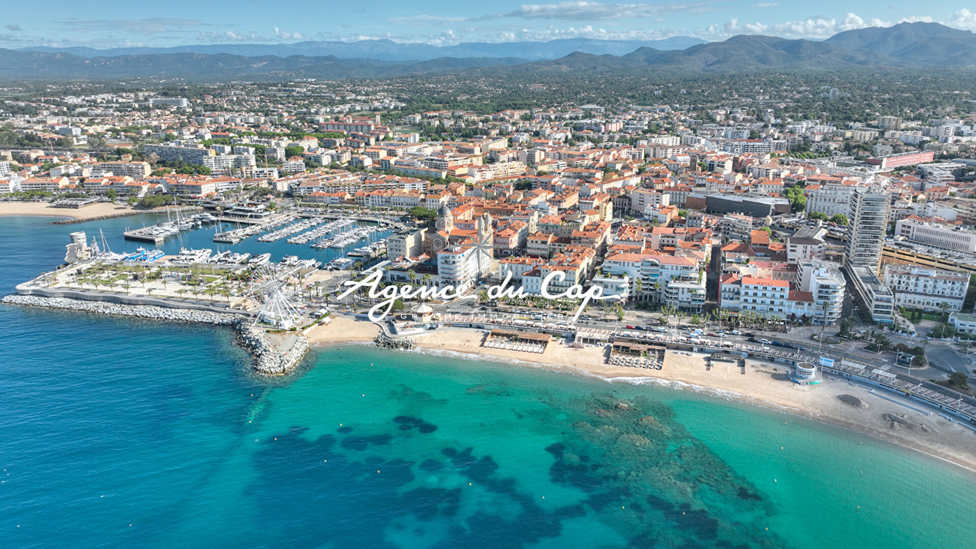 VILLA VUE MER TRIANGLE D'OR CENTRE VILLE ET PLAGES A PIED GARAGE PISCINE A SAINT RAPHAEL