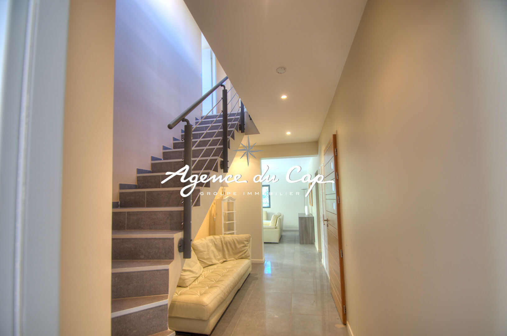 Photo Villa Saint Raphael 6 pièce(s) 175 m2 image 3/6