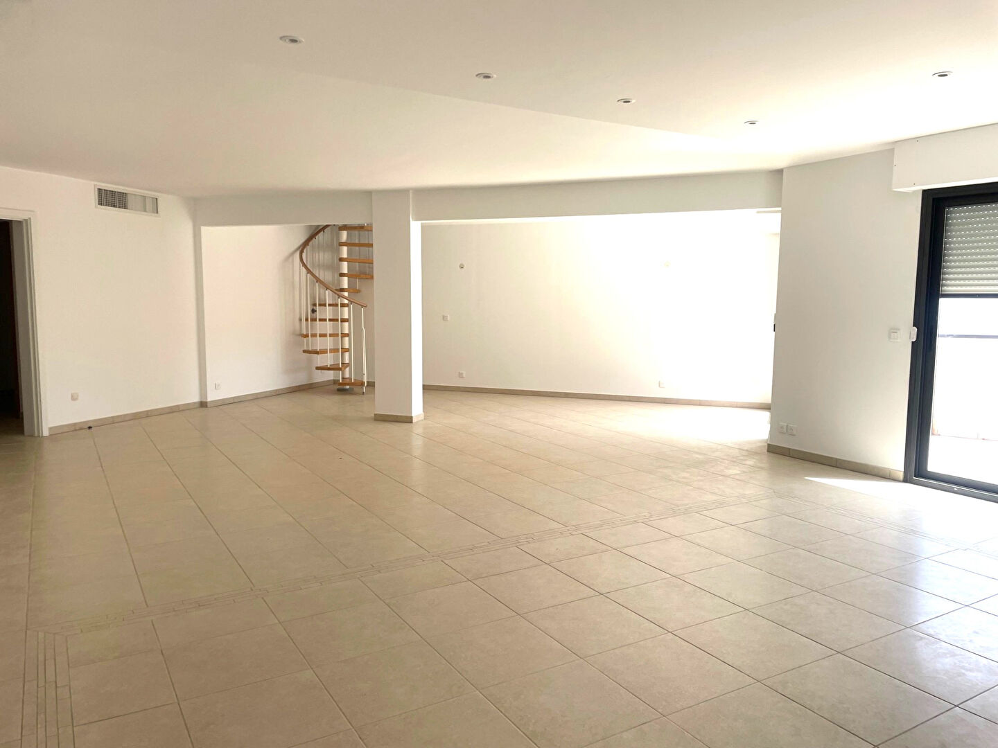 Photo SAINT RAPHAEL APPARTEMENT VUE MER 154 m² image 2/3
