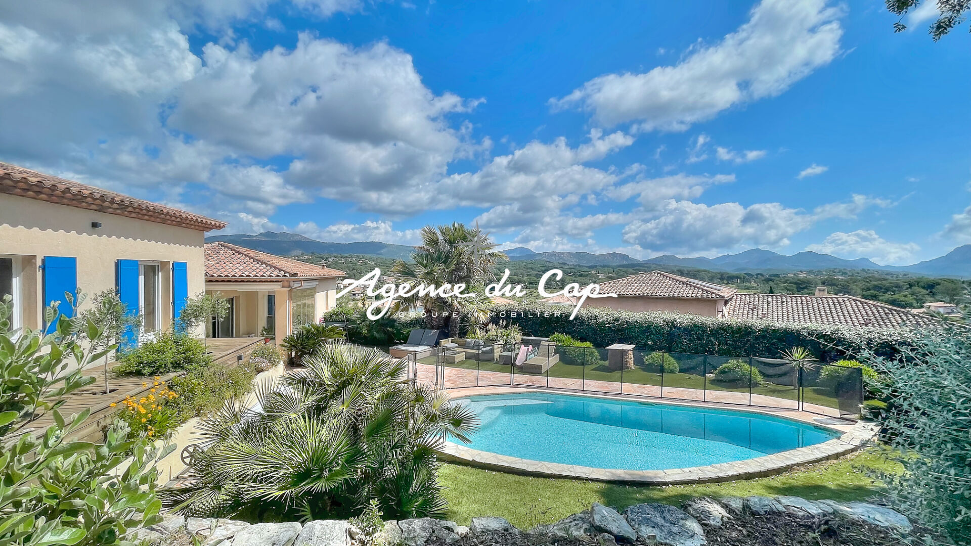 Photo SAINT RAPHAEL VILLA 5 PIECES AVEC VUE DEGAGEE ET PISCINE image 4/6