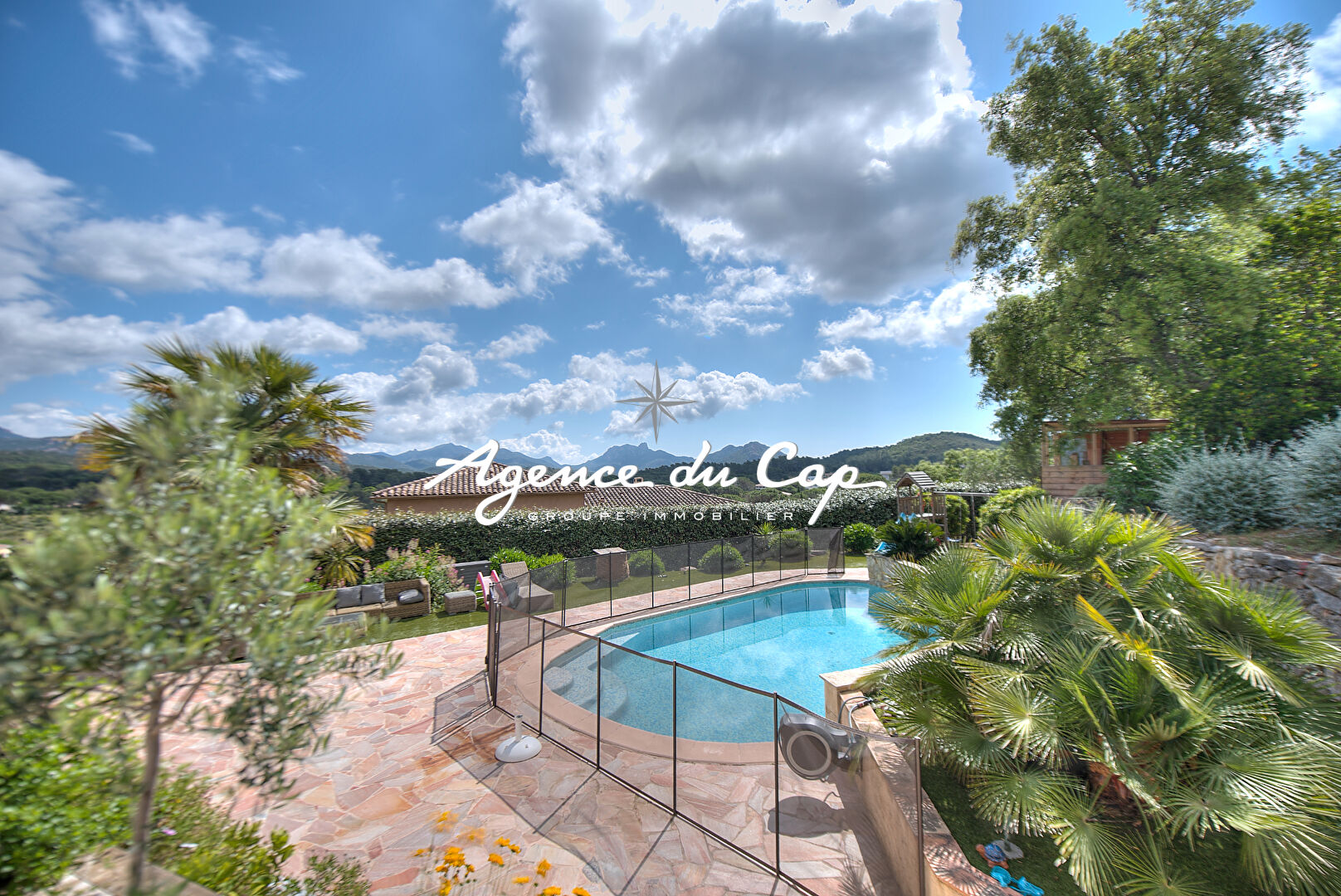 Photo SAINT RAPHAEL VILLA 5 PIECES AVEC VUE DEGAGEE ET PISCINE image 6/6