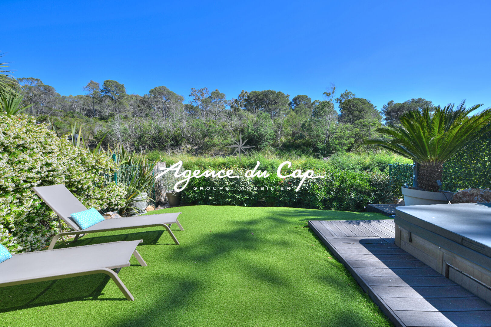VILLA CONTEMPORAINE T4 TERRASSE JARDIN GRAND GARAGE COMMERCES ET PLAGE A PIED A SAINT RAPHAEL BOULOURIS