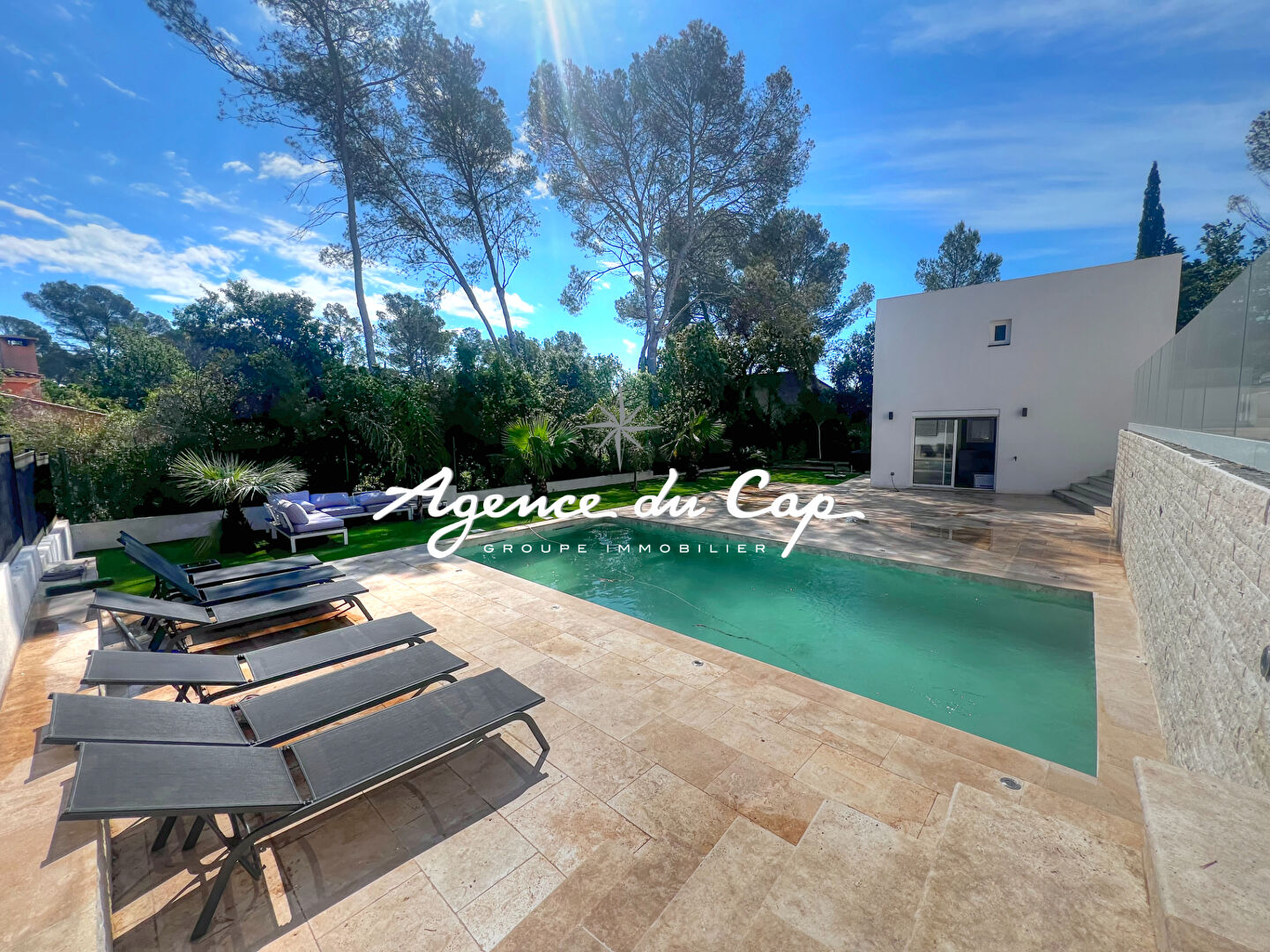 Photo VILLA  5 PIECES ET DEPENDANCES  RENOVÉE EN 2024 AVEC PISCINE GRAND GARAGE ET PISCINE A SAINT RAPHAEL VALESCURE image 3/6