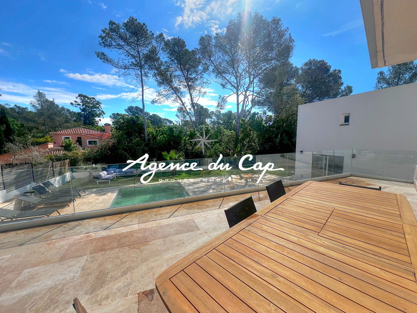 Photo VILLA  5 PIECES ET DEPENDANCES  RENOVÉE EN 2024 AVEC PISCINE GRAND GARAGE ET PISCINE A SAINT RAPHAEL VALESCURE image 4/6