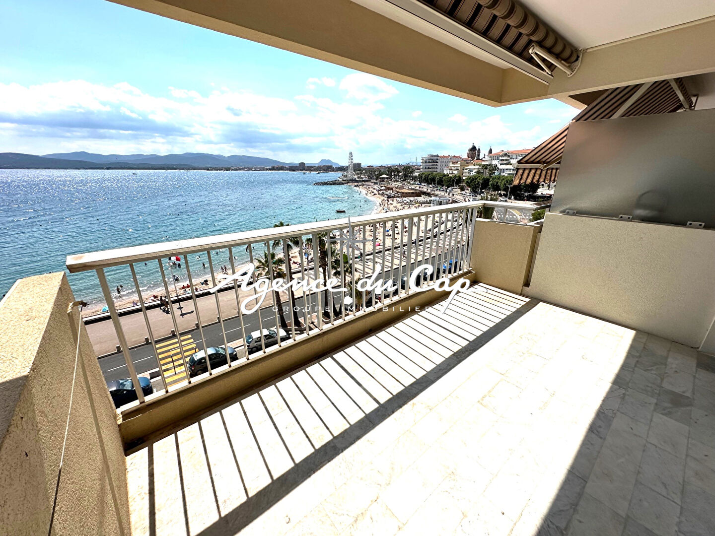 Photo APPARTEMENT VUE MER PANORAMIQUE 3 PIECES FACE MER TERRASSE PARKING  ET CAVE A SAINT RAPHAEL image 5/6