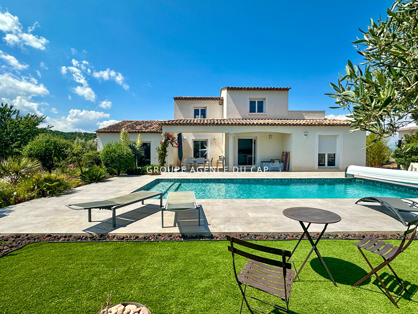 Photo À VENDRE VILLA 6 PIÈCES, 185 M² AVEC 4 CHAMBRES PISCINE ET GARAGE, À SAINT-AYGULF image 5/6