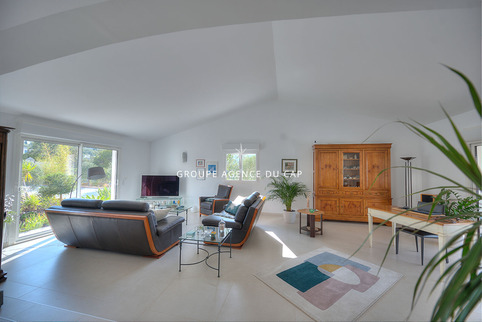 Photo À VENDRE VILLA 6 PIÈCES, 185 M² AVEC 4 CHAMBRES PISCINE ET GARAGE, À SAINT-AYGULF image 6/6