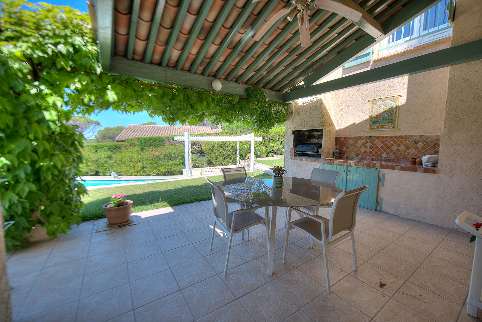 Photo VILLA ST RAPHAEL, 5 PIECES, PISCINE, VUE DEGAGEE image 3/6