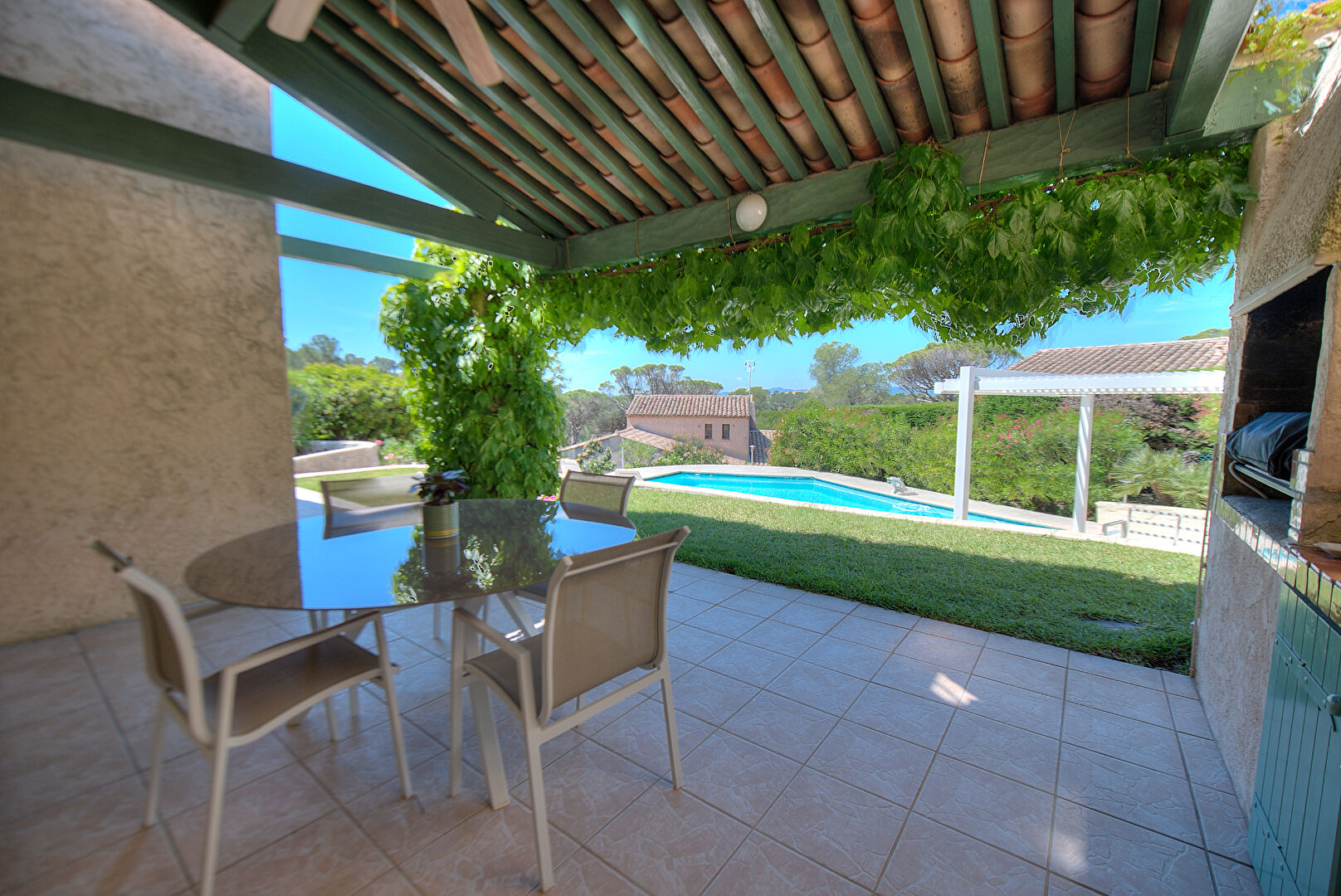Photo VILLA ST RAPHAEL, 5 PIECES, PISCINE, VUE DEGAGEE image 5/6