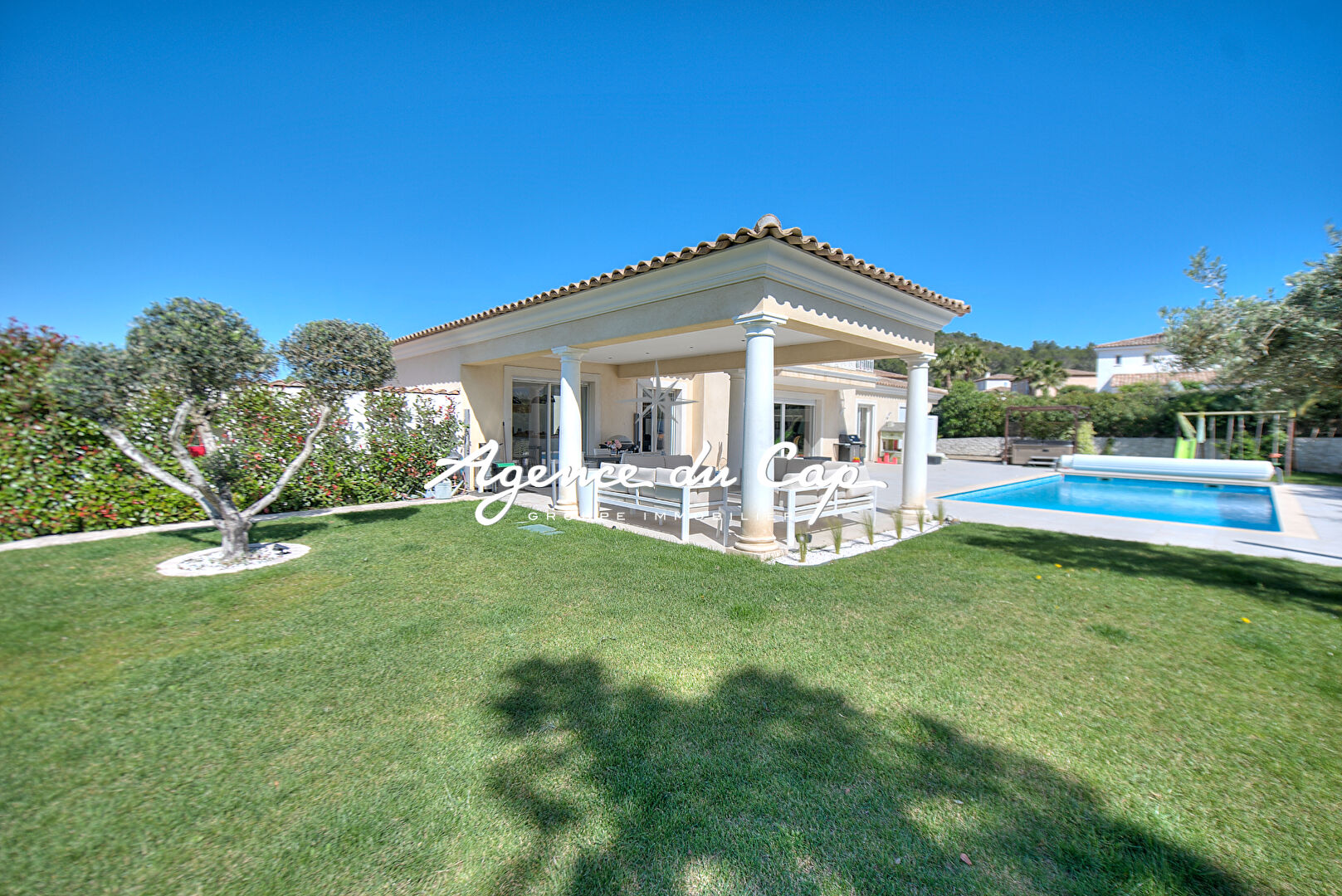 Photo VILLA ST RAPHAEL , 5 PIECES, 180 m2+ ANNEXES, MER ET GOLF image 3/6