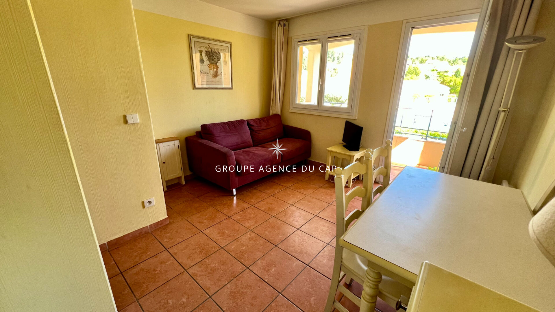 Photo À VENDRE APPARTEMENT STUDIO DE 23M² DANS UNE RÉSIDENCE SÉCURISÉE AVEC PISCINE, AUX ISSAMBRES image 3/6