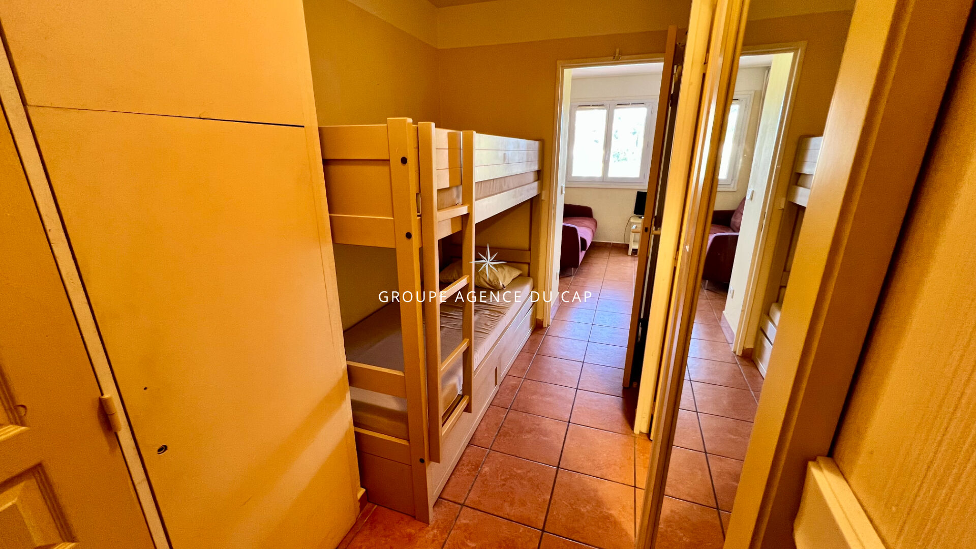 Photo À VENDRE APPARTEMENT STUDIO DE 23M² DANS UNE RÉSIDENCE SÉCURISÉE AVEC PISCINE, AUX ISSAMBRES image 4/6