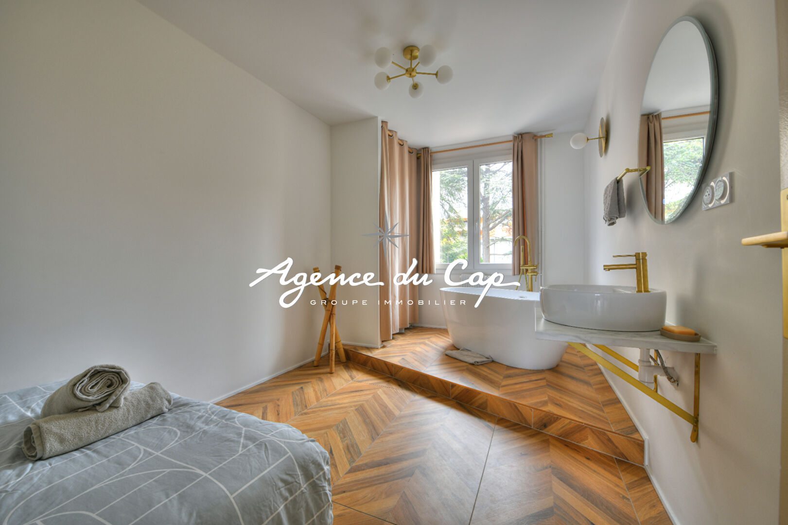 Photo A VENDRE APPARTEMENT RENOVÉ PROCHE CENTRE VILLE ET PLAGE A PIED 4 PIECES EXCELENT RENDEMENT LOCATIF AVEC PARKING ET CAVE A SAINT RAPHAEL image 3/5