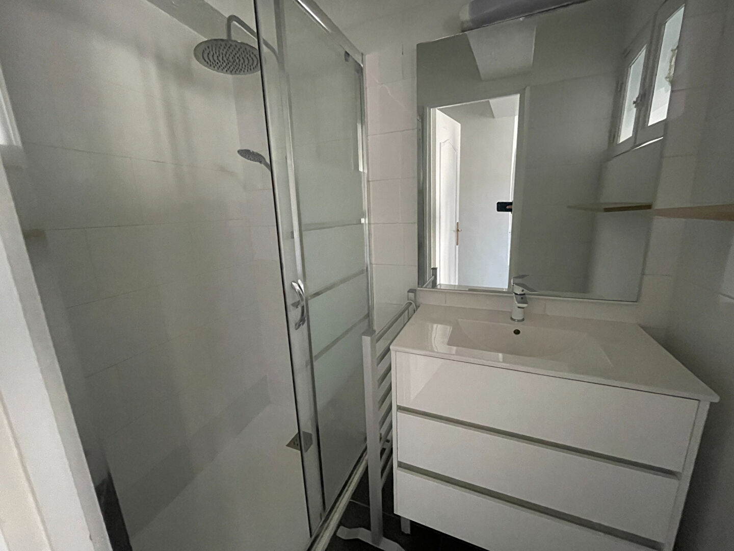 Photo IMMEUBLE AVEC 4 APPARTEMENTS CENTRE VILLE SAINT RAPHAEL image 4/5