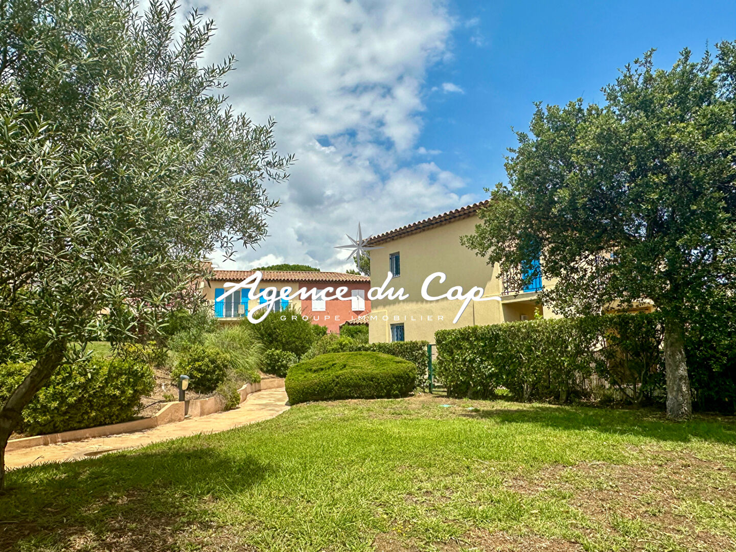 Photo À VENDRE MAZET 58M² 3 PIECES SITUÉ DANS UNE RÉSIDENCE FERMÉE AVEC PISCINE, AUX ISSAMBRES image 2/6