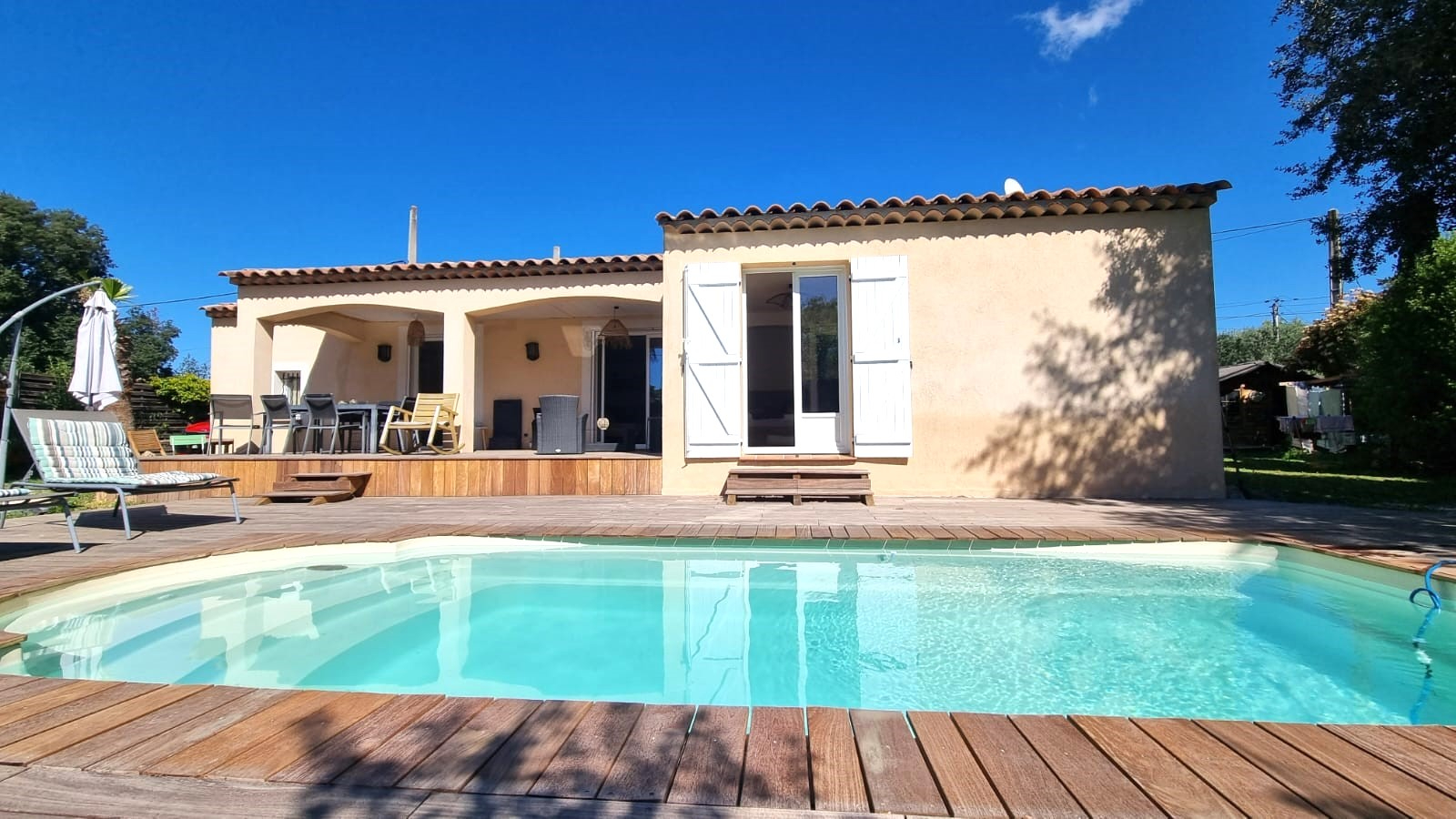 Photo BAGNOLS EN FORET VILLA AVEC PISCINE A PIEDS DU VILLAGE image 2/6