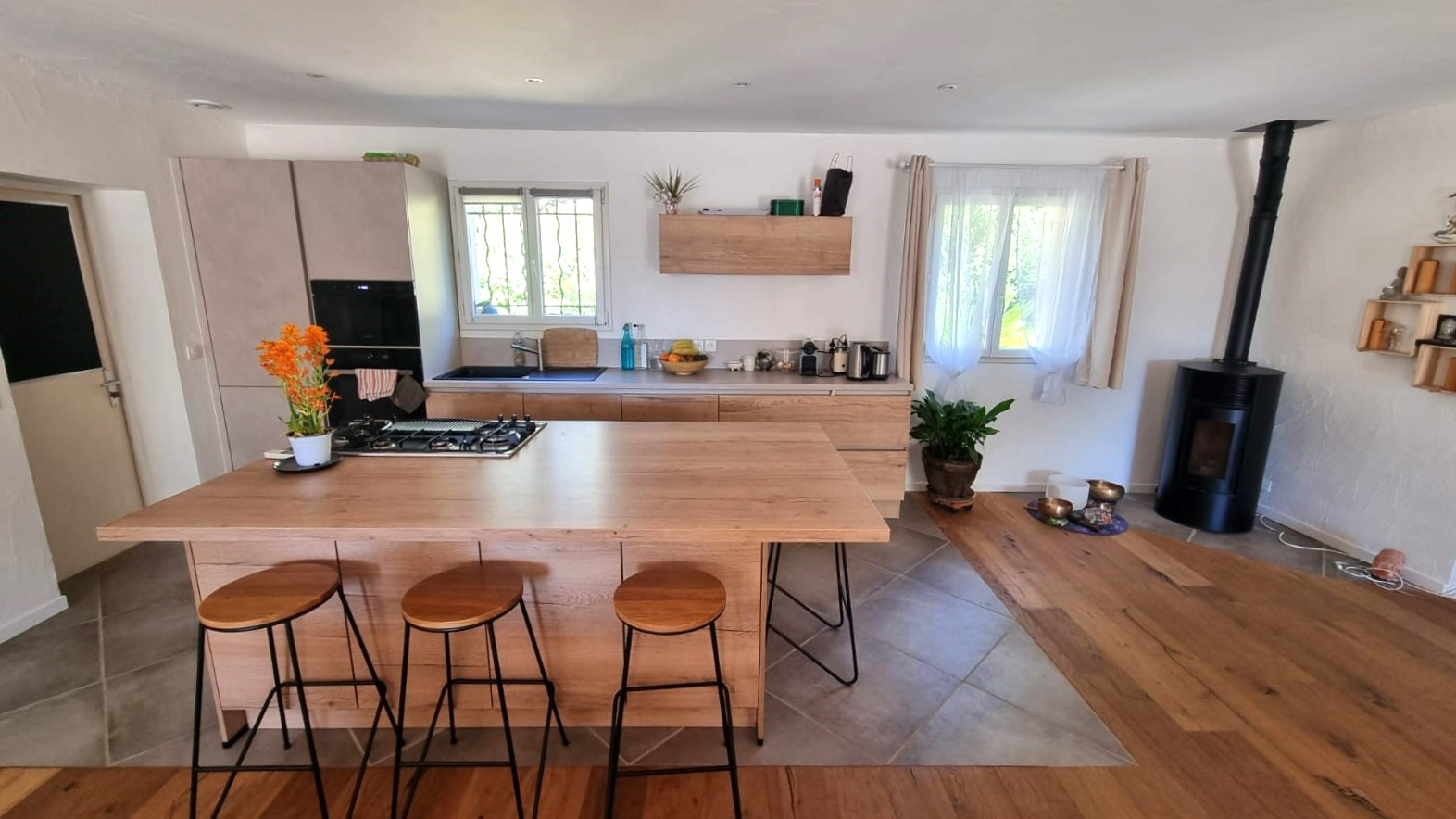 Photo BAGNOLS EN FORET VILLA AVEC PISCINE A PIEDS DU VILLAGE image 5/6