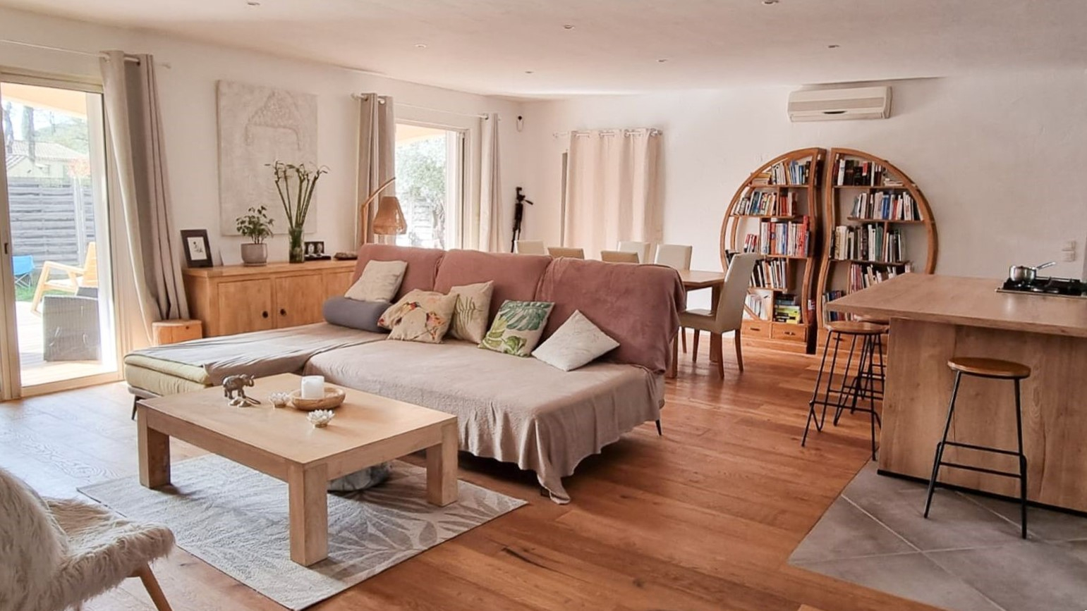 Photo BAGNOLS EN FORET VILLA AVEC PISCINE A PIEDS DU VILLAGE image 6/6