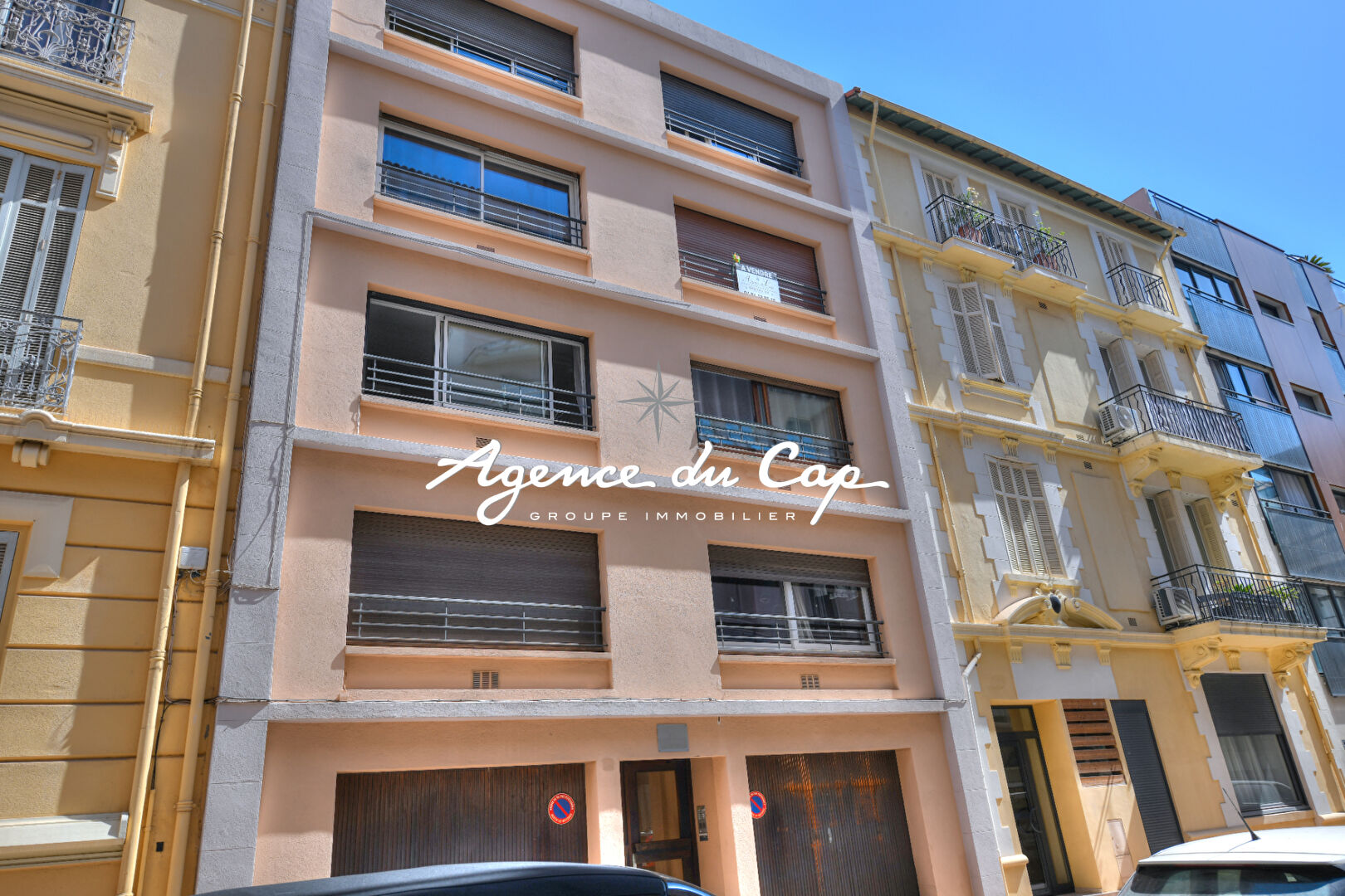 Photo APPARTEMENT A VENDRE TYPE T1 AVEC COIN NUIT  COEUR DE VILLE A 100M DE LA PLAGE A SAINT RAPHAEL TRIANGLE D'OR image 3/6