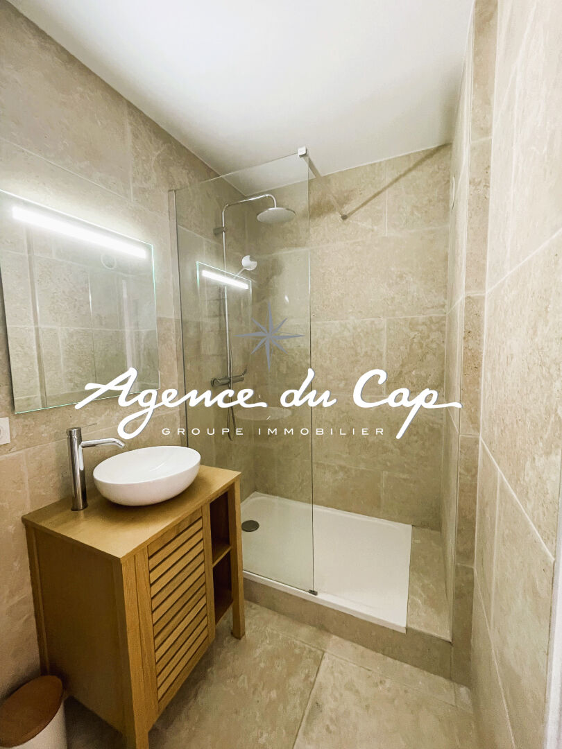 Photo APPARTEMENT 2 PIECES RESIDENCE AVEC PISCINE ET GARAGE PRIVATIF SAINT RAPHAEL VALESCURE image 3/5