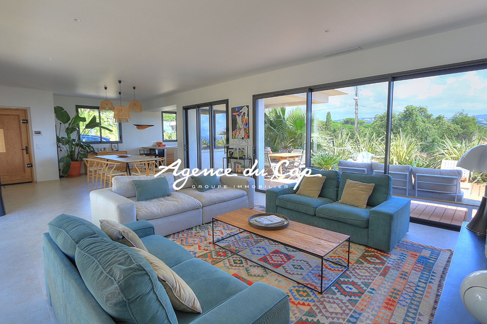 Photo VILLA CONTEMPORAINE VUE MER PROCHE CENTRE 4 CHAMBRES GARAGE PISCINE SAINTE MAXIME image 5/6