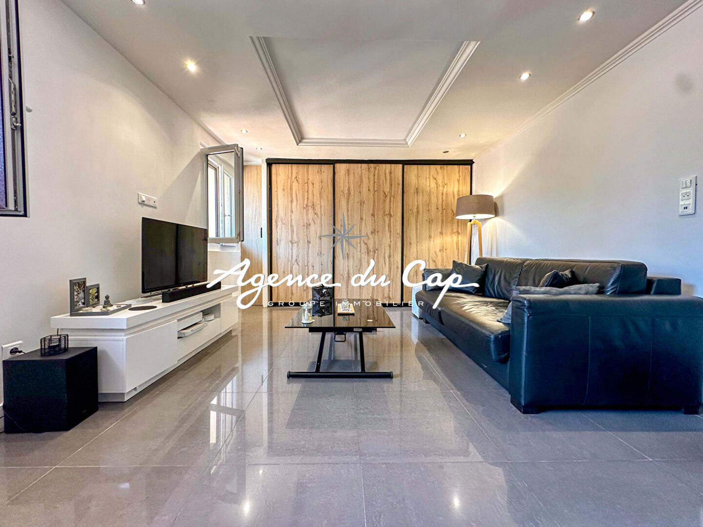 Photo À VENDRE APPARTEMENT 45M² 3 PIECES SITUÉ DANS UNE RÉSIDENCE AVEC PISCINE A SAINT AYGULF image 4/6