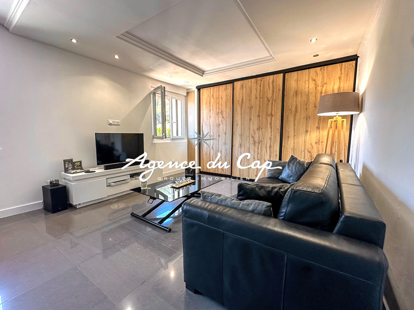Photo À VENDRE APPARTEMENT 45M² 3 PIECES SITUÉ DANS UNE RÉSIDENCE AVEC PISCINE A SAINT AYGULF image 5/6