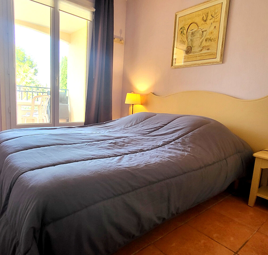 Photo À VENDRE APPARTEMENT 2 PIECES DE 36M² DANS UNE RÉSIDENCE SÉCURISÉE AVEC PISCINE, AUX ISSAMBRES image 4/6