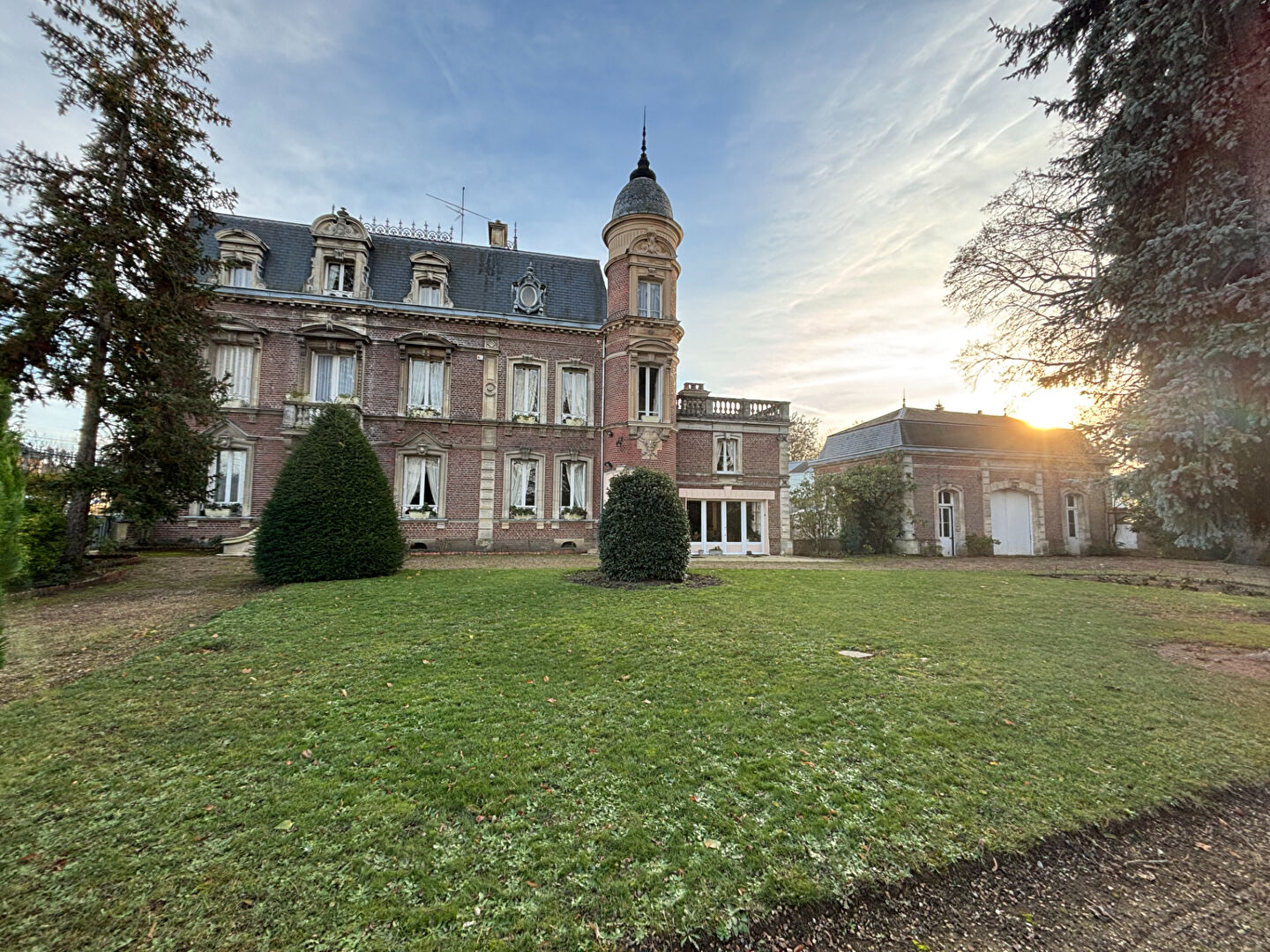 Agence immobilière de ARTHUR WINLEY IMMOBILIER - AW IMMOBILIER Sainte-Geneviève