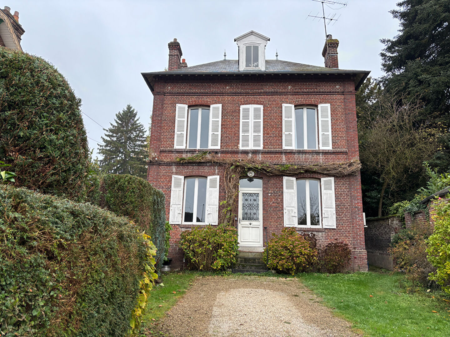 Agence immobilière de ARTHUR WINLEY IMMOBILIER - AW IMMOBILIER Sainte-Geneviève
