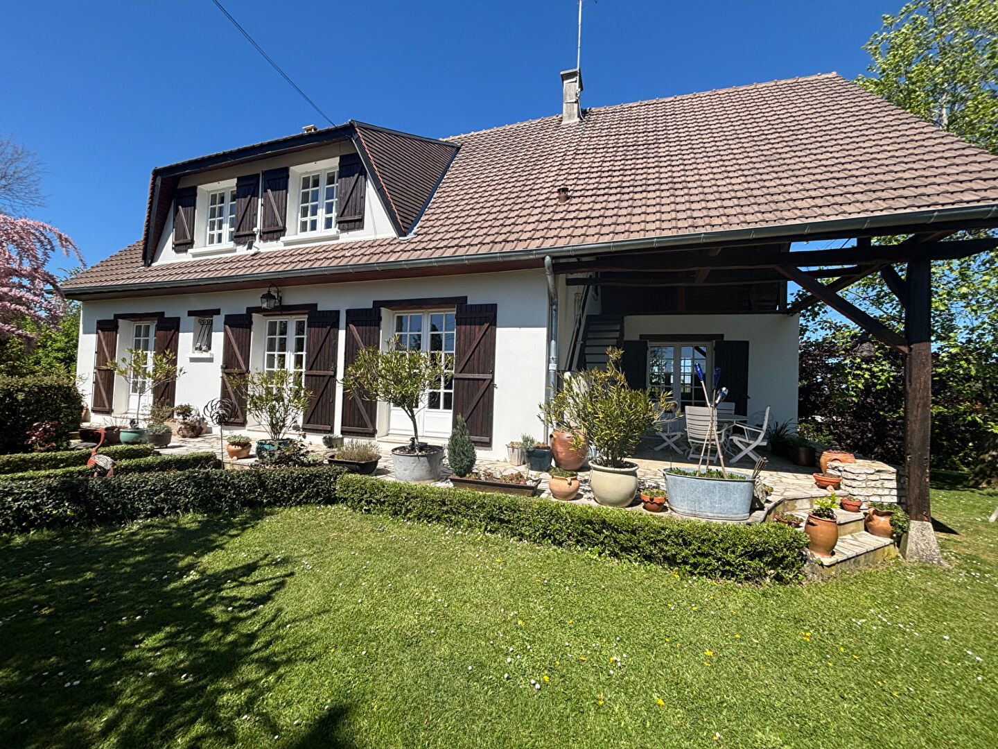 Agence immobilière de ARTHUR WINLEY IMMOBILIER - AW IMMOBILIER Sainte-Geneviève