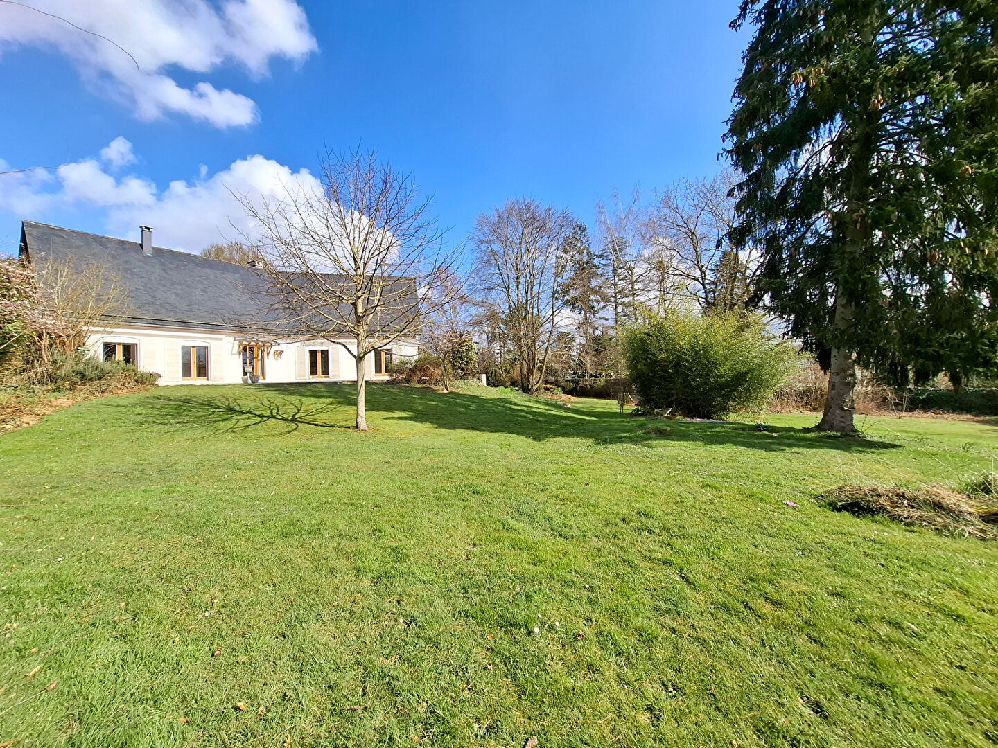 Agence immobilière de ARTHUR WINLEY IMMOBILIER - AW IMMOBILIER Sainte-Geneviève