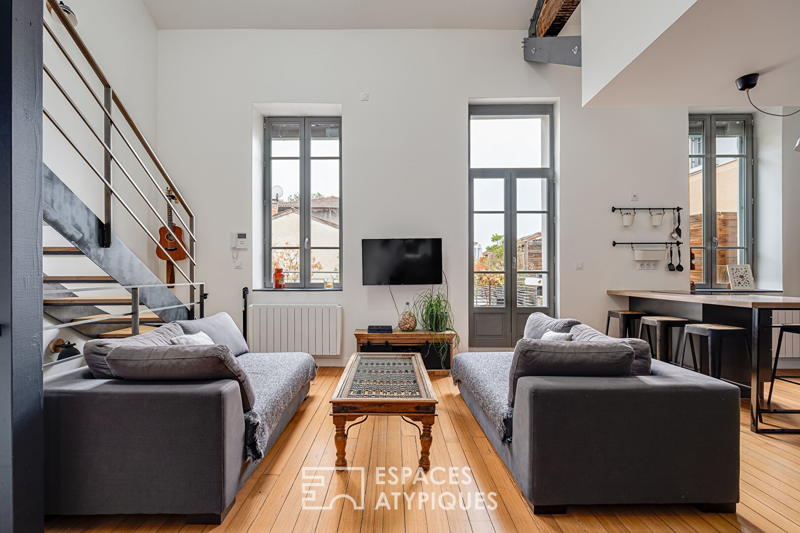 Photo Appartement ancien avec terrasse dans une ancienne école image 2/6