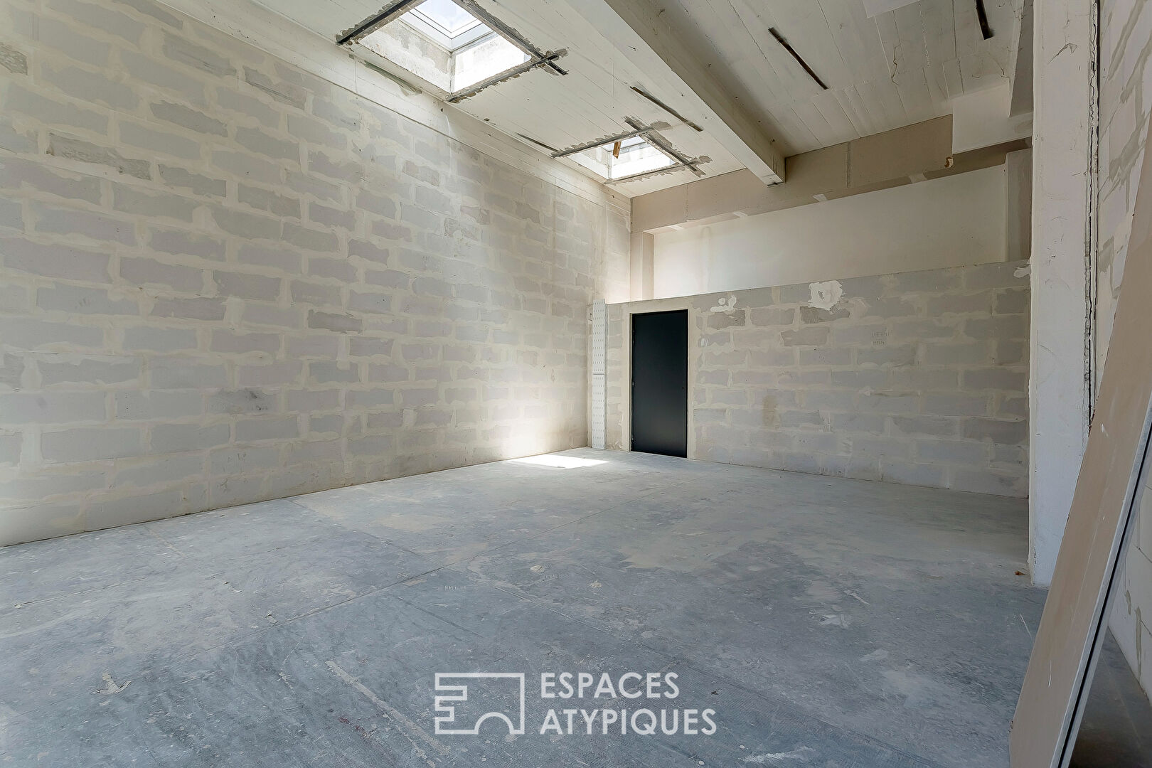 Photo Loft à rénover proche Saxe image 3/4