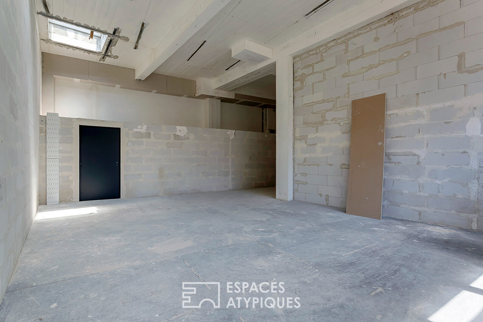 Loft à rénover proche Saxe