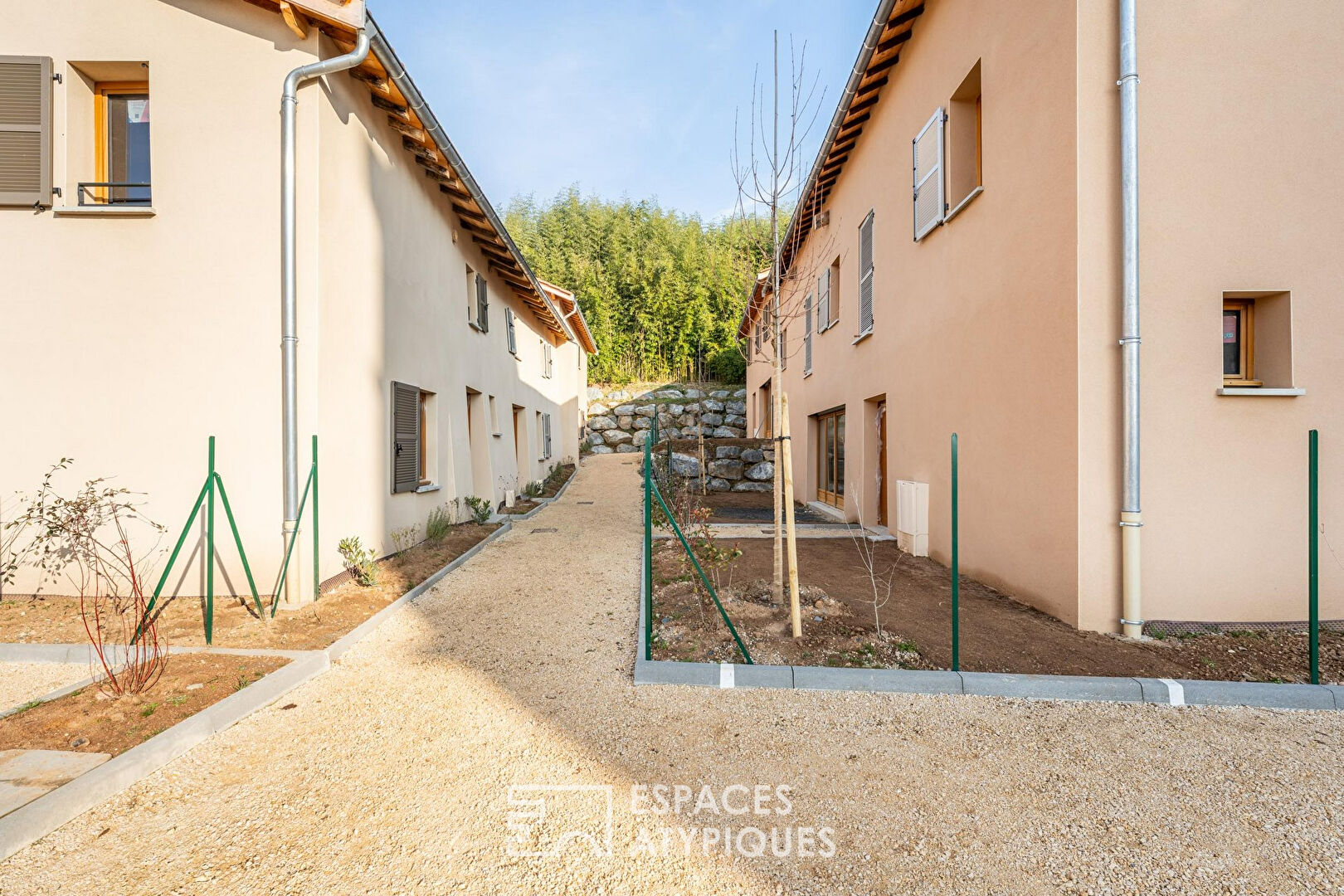 Agence immobilière de ESPACES ATYPIQUES LYON - ESPACES ATYPIQUES Villefranche