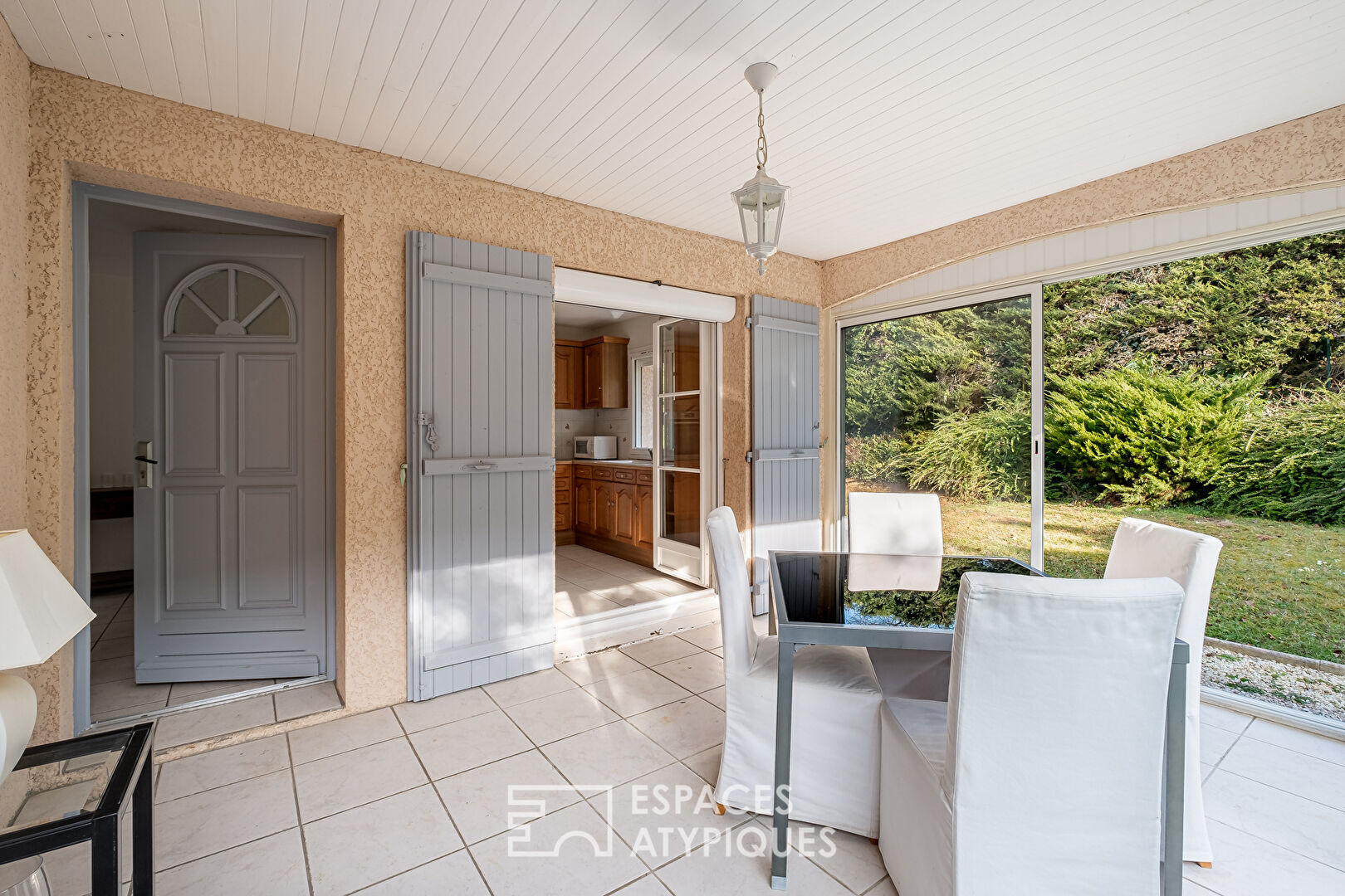 Photo Maison de plain pied avec jardin bucolique image 2/6