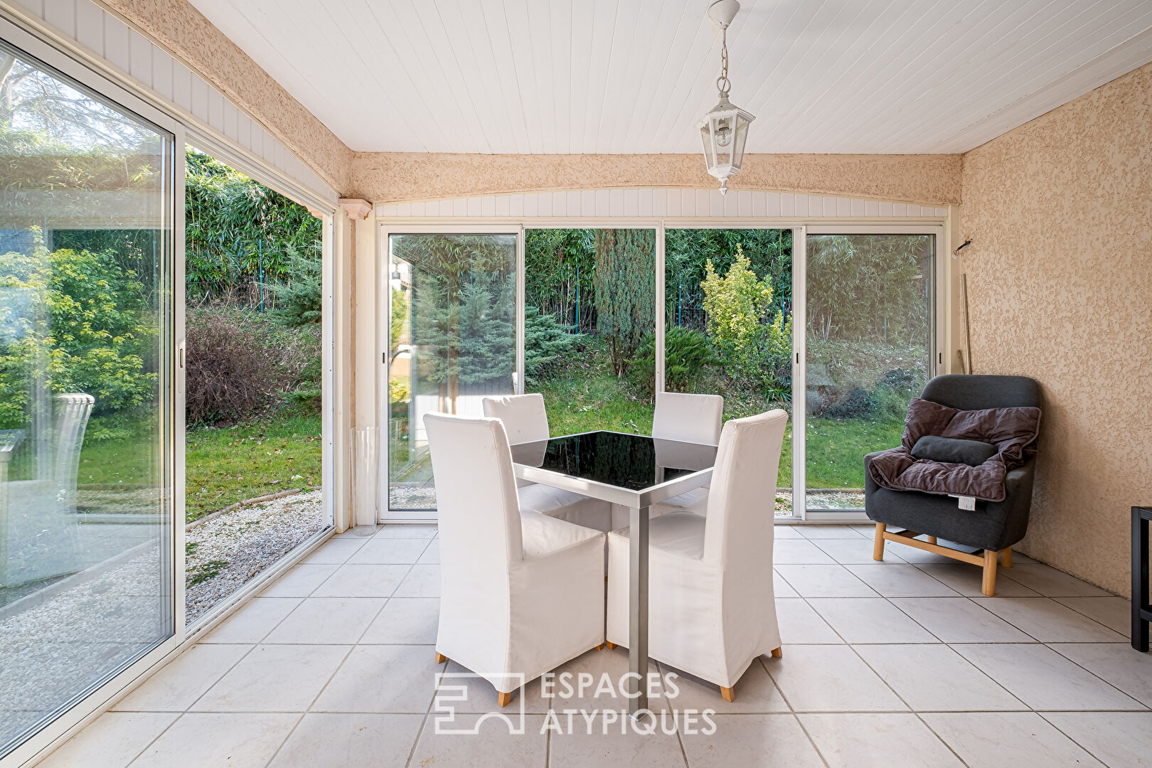 Photo Maison de plain pied avec jardin bucolique image 3/6