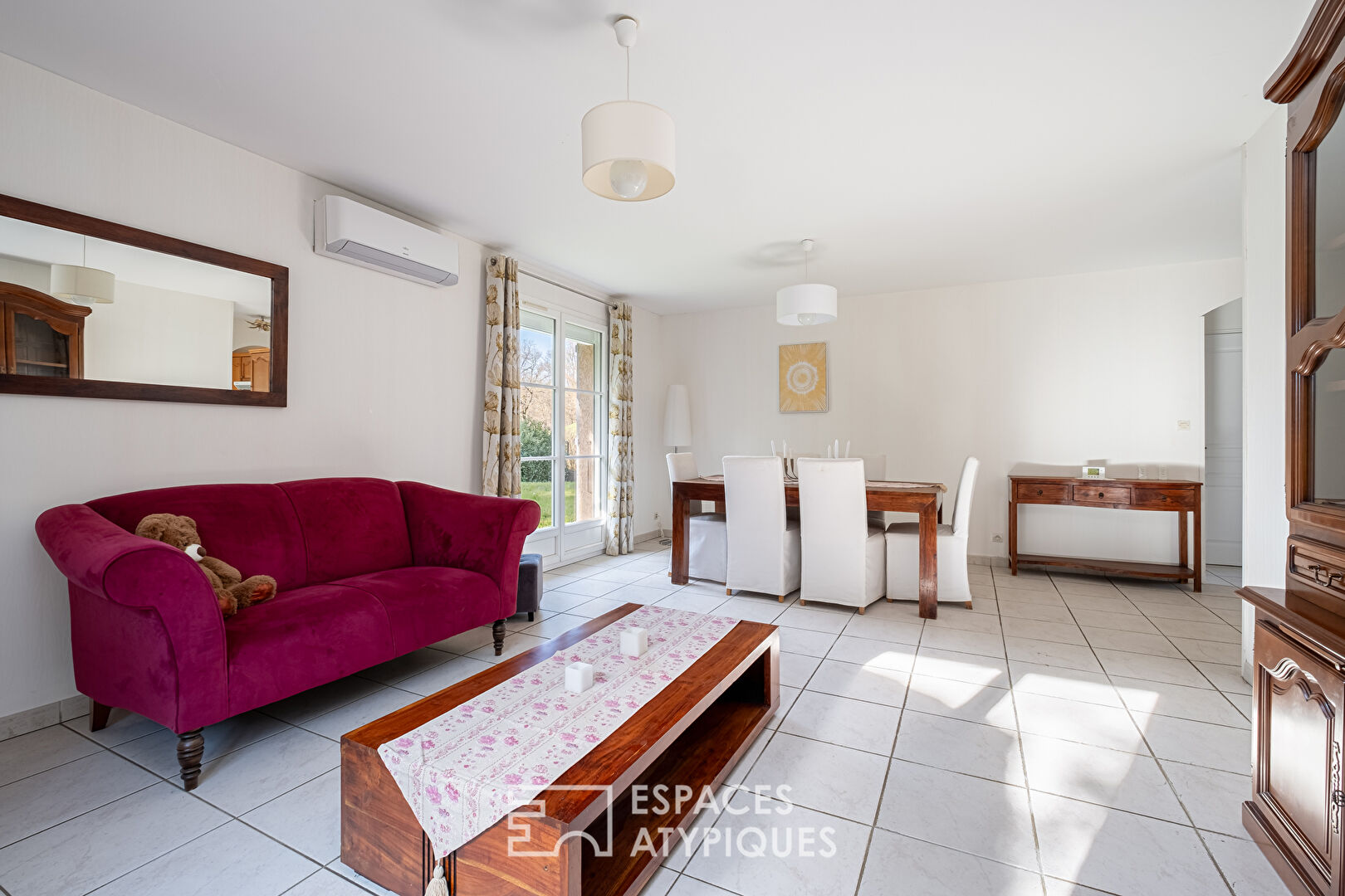 Photo Maison de plain pied avec jardin bucolique image 5/6