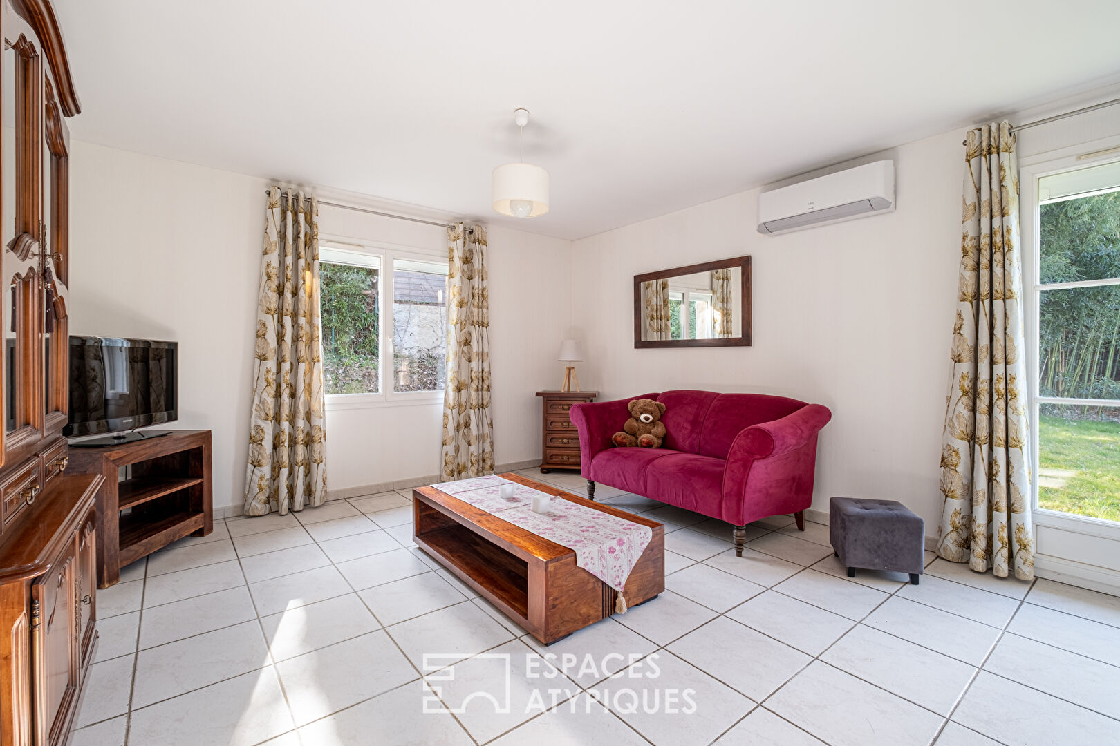 Photo Maison de plain pied avec jardin bucolique image 6/6