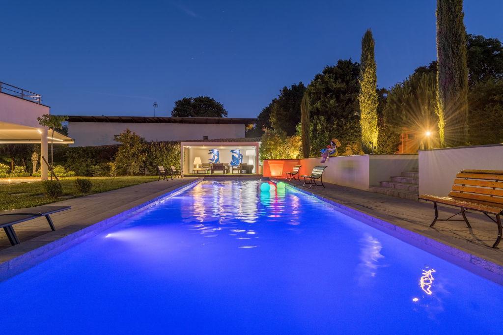 Photo Maison d'architecte avec couloir de nage image 3/6