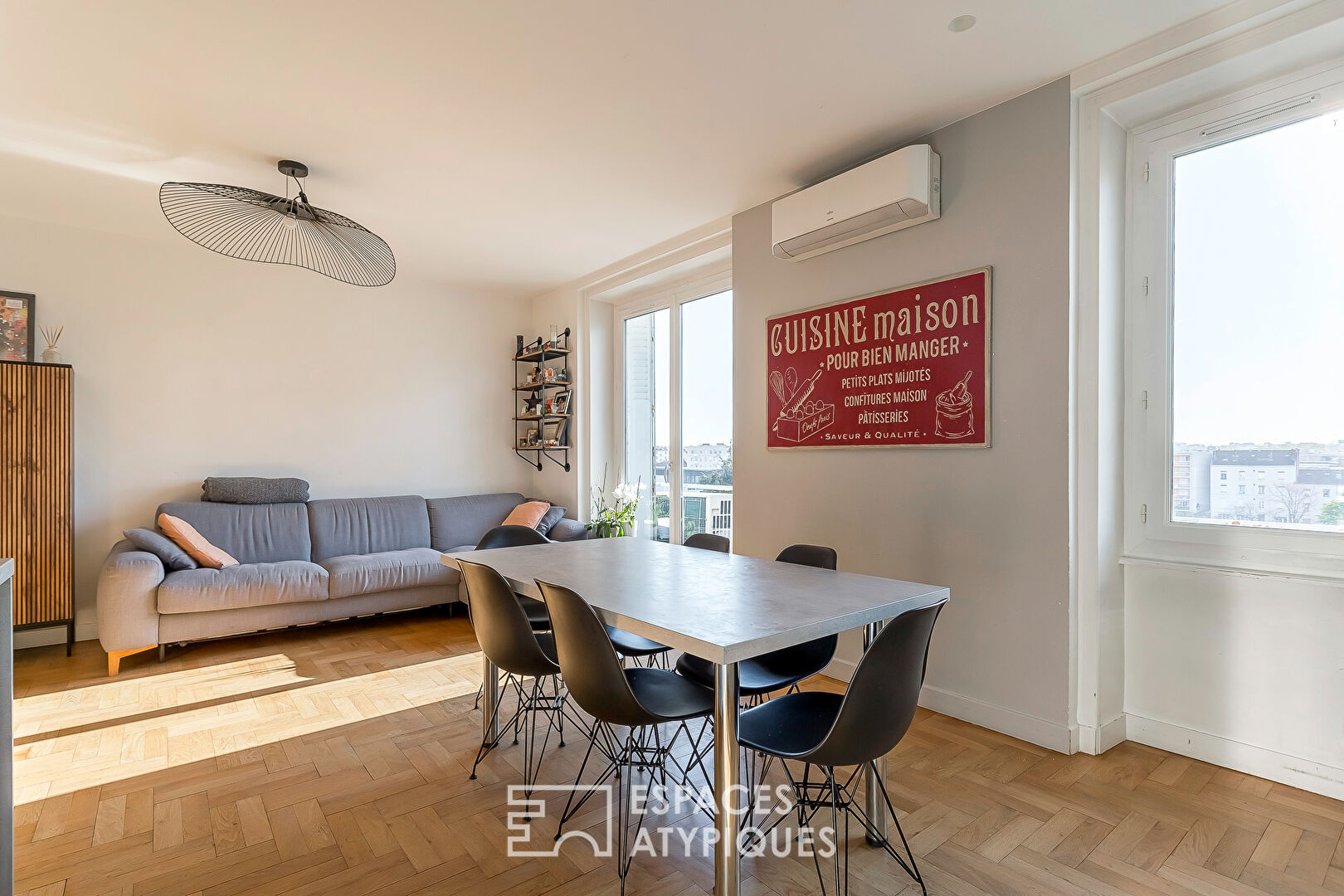 Photo Rénovation moderne proche de la place Ambroise Courtois image 5/6