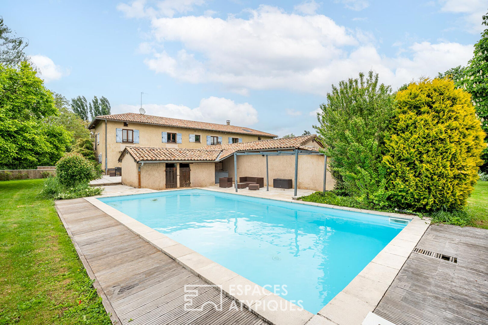 Agence immobilière de ESPACES ATYPIQUES LYON - ESPACES ATYPIQUES Villefranche