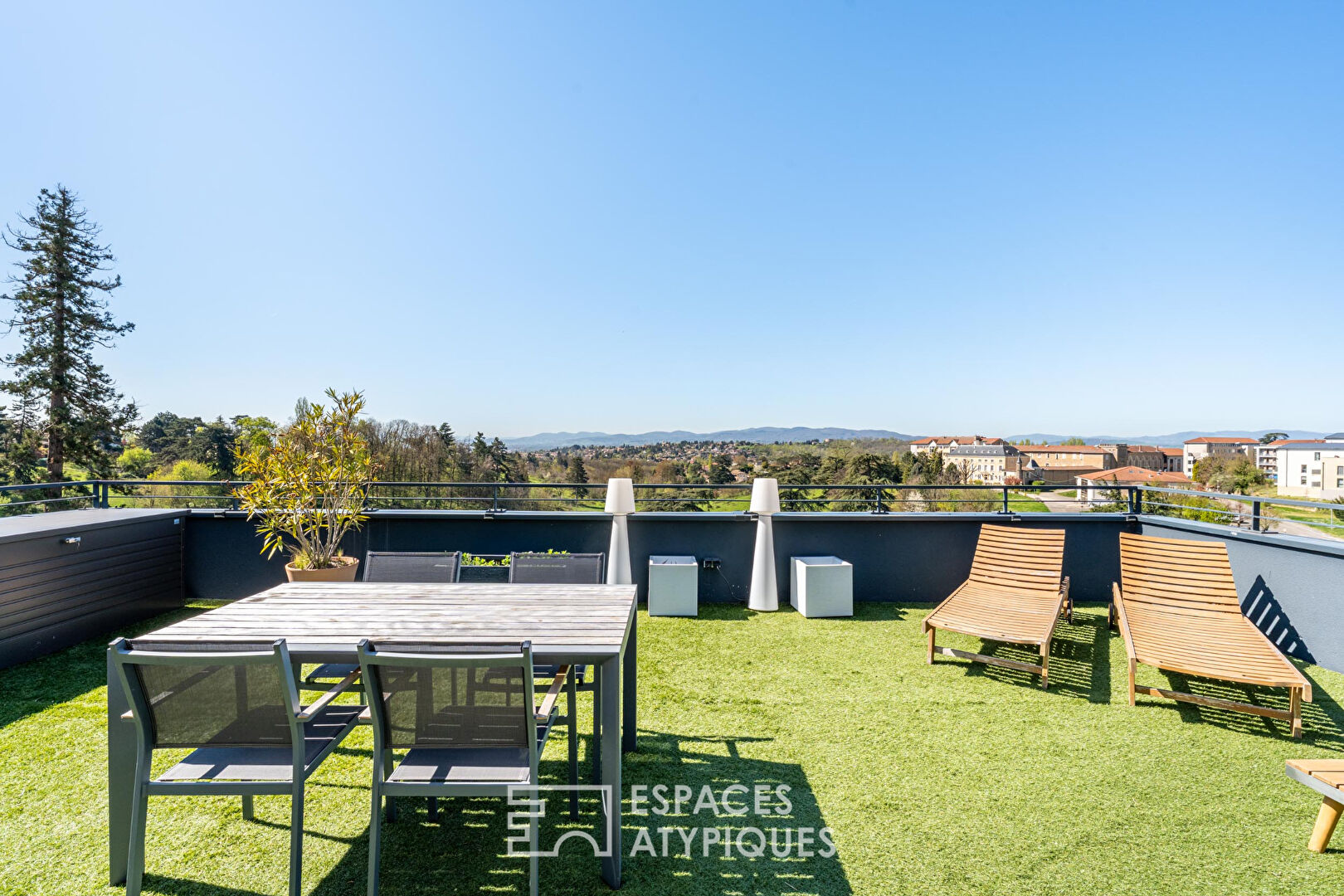 Agence immobilière de ESPACES ATYPIQUES LYON - ESPACES ATYPIQUES Villefranche