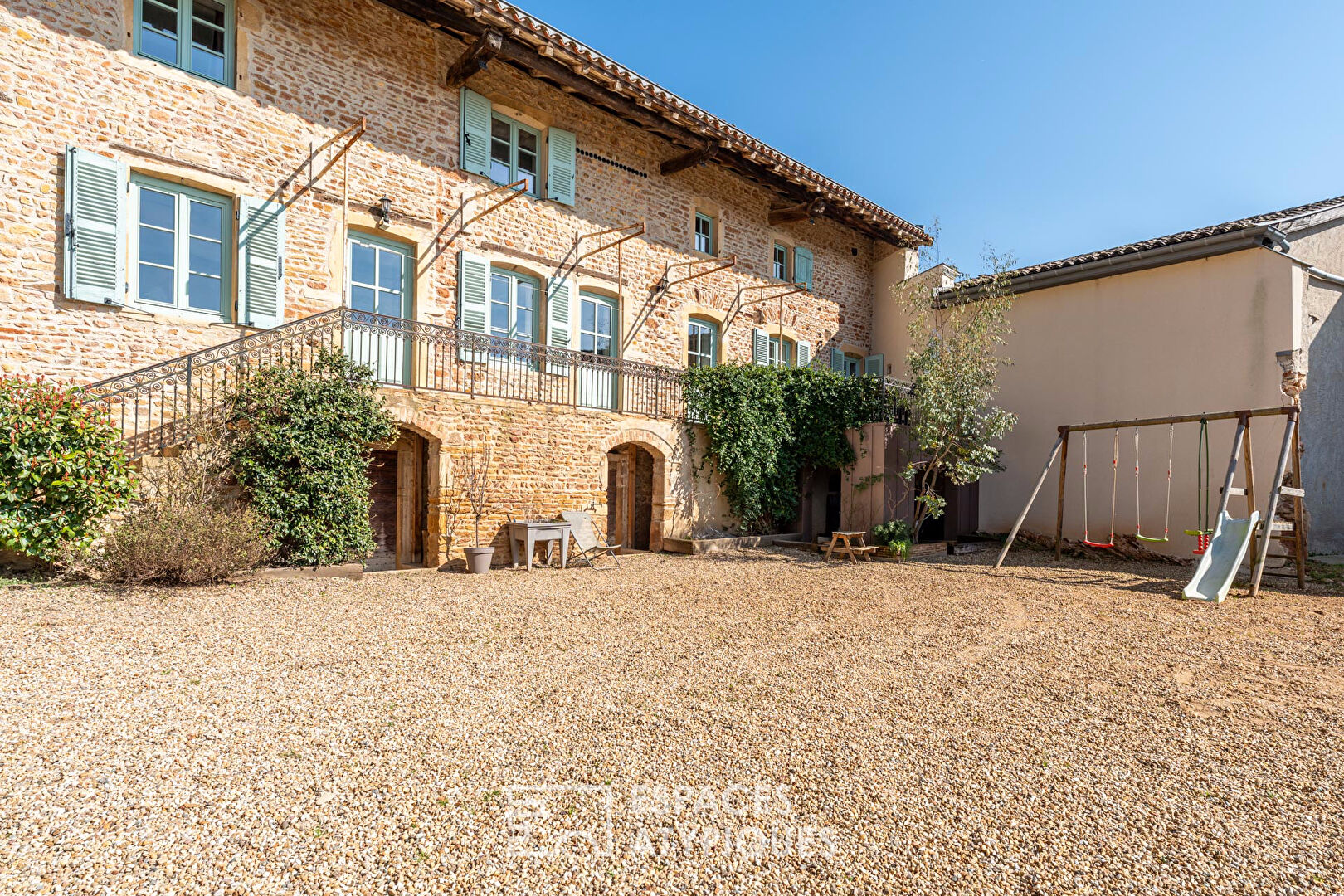 Agence immobilière de ESPACES ATYPIQUES LYON - ESPACES ATYPIQUES Villefranche